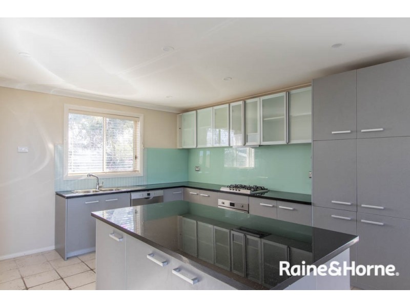 9 Napier Street, Windradyne NSW 2795