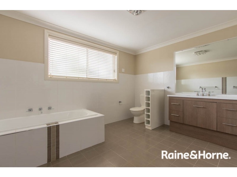 9 Napier Street, Windradyne NSW 2795