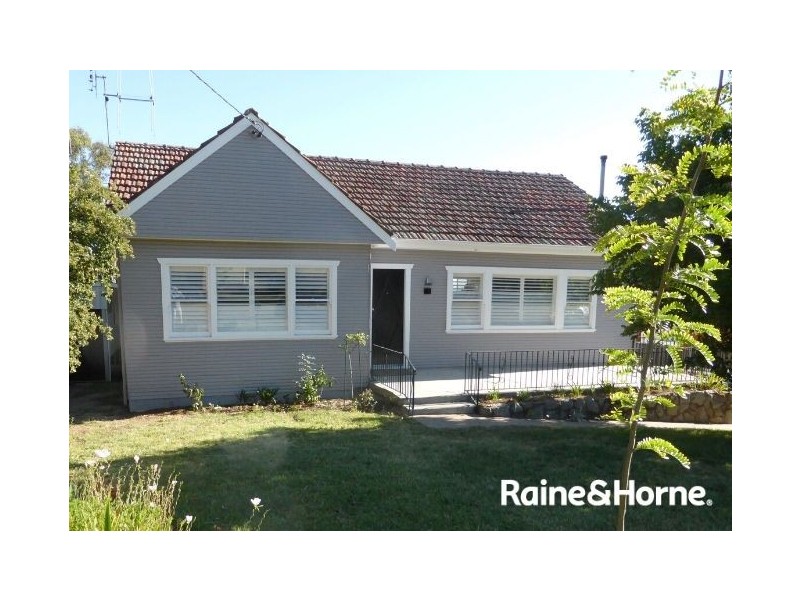 15 Rosehill Street, West Bathurst NSW 2795