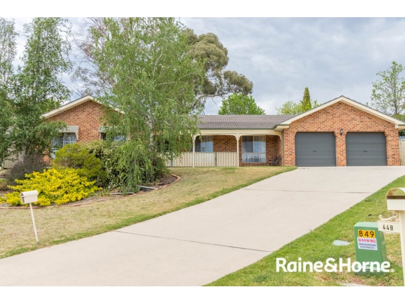 42 Kurumben Place, West Bathurst NSW 2795