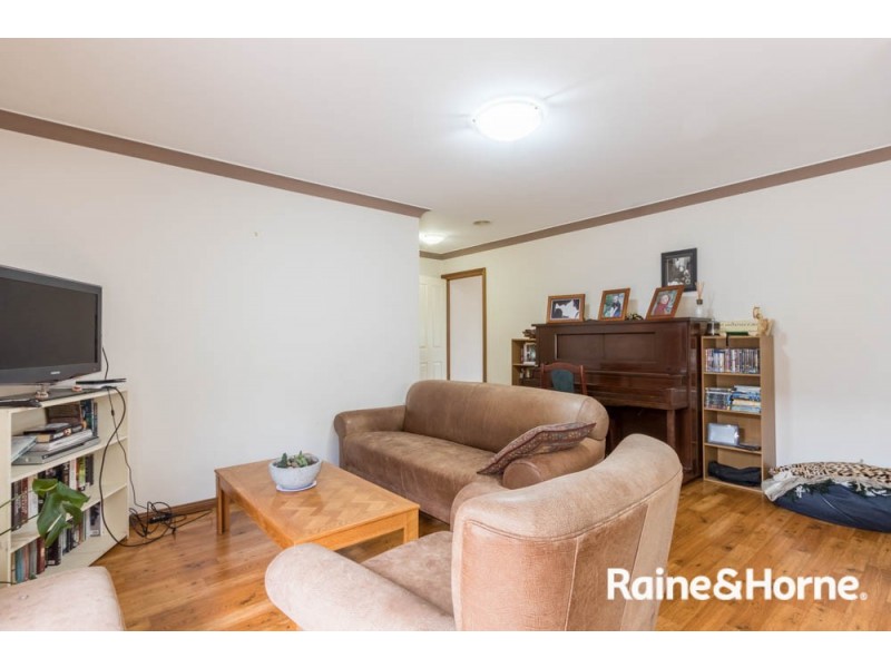 42 Kurumben Place, West Bathurst NSW 2795