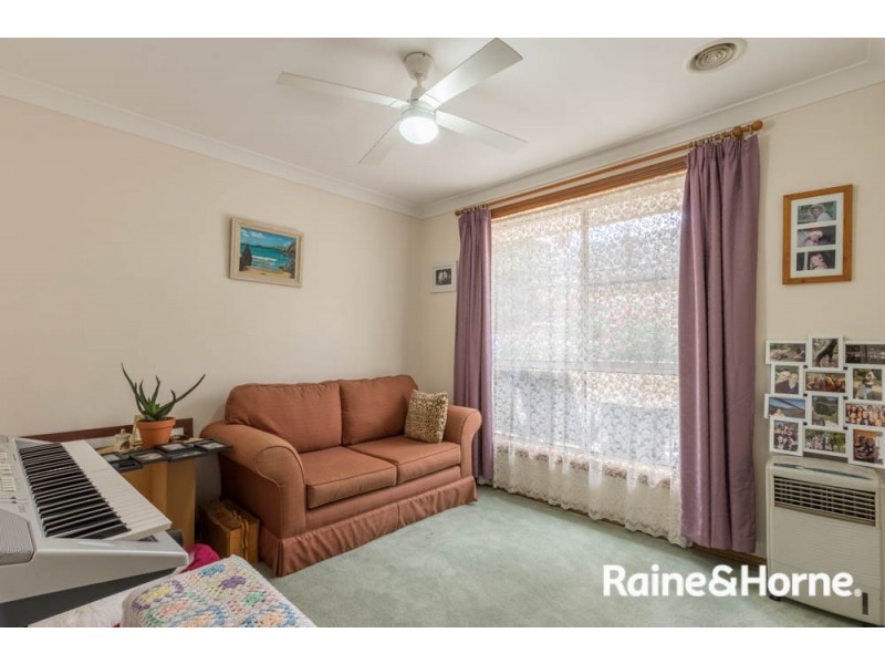 42 Kurumben Place, West Bathurst NSW 2795