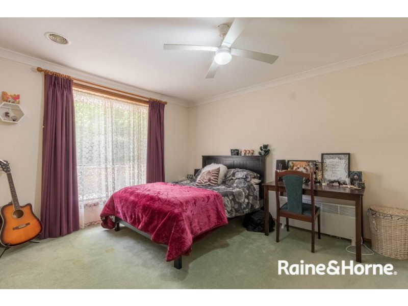 42 Kurumben Place, West Bathurst NSW 2795