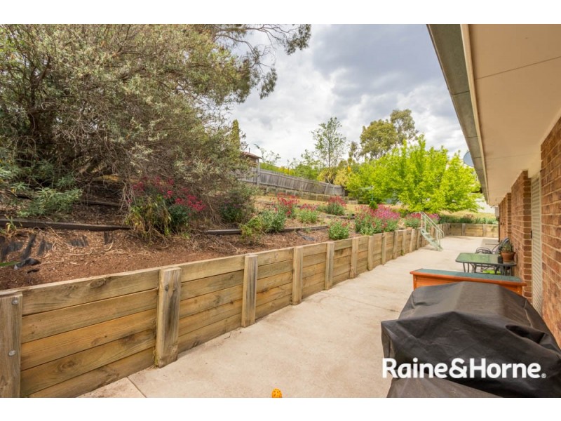 42 Kurumben Place, West Bathurst NSW 2795