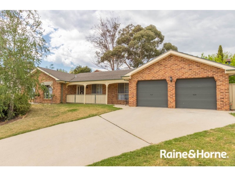 42 Kurumben Place, West Bathurst NSW 2795