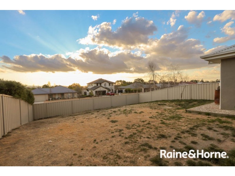 1 Edye Cl, Kelso NSW 2795