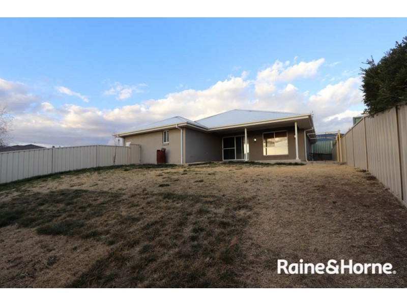 1 Edye Cl, Kelso NSW 2795