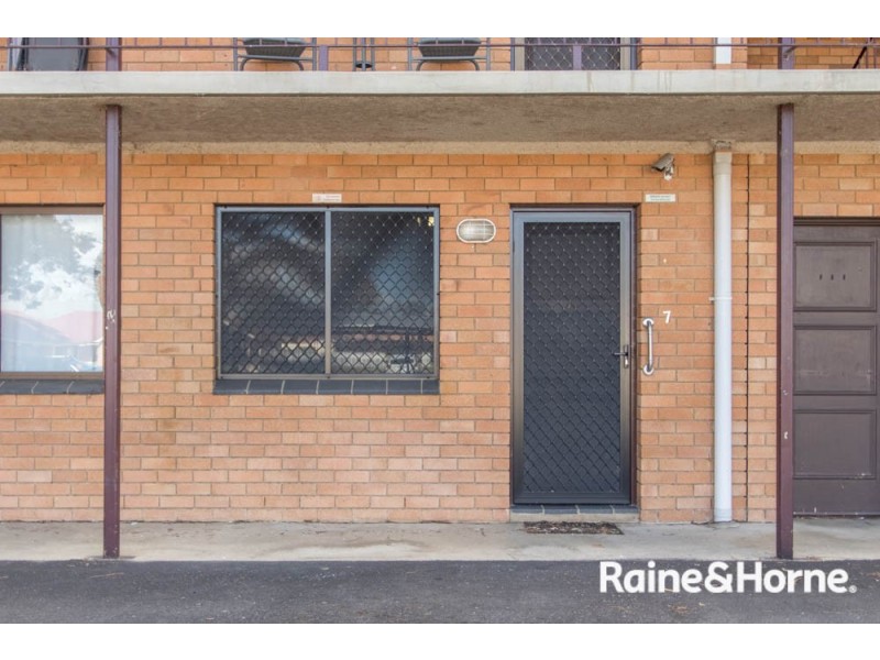 7/31 Seymour Street, Bathurst NSW 2795