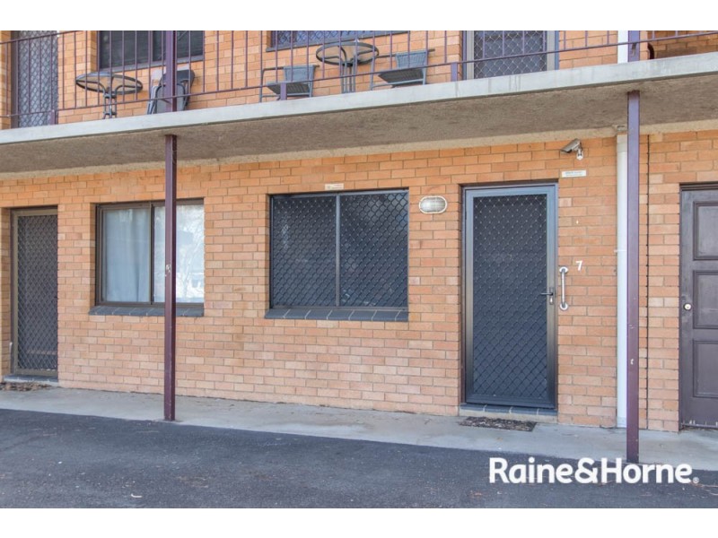 7/31 Seymour Street, Bathurst NSW 2795