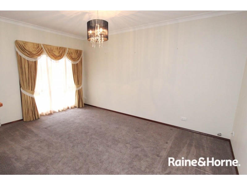 24 Opperman Way, Windradyne NSW 2795