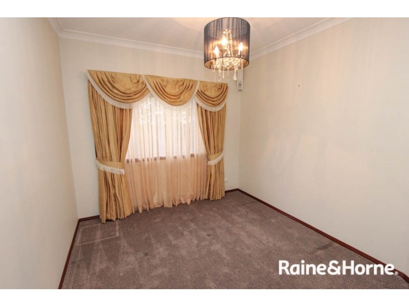 24 Opperman Way, Windradyne NSW 2795