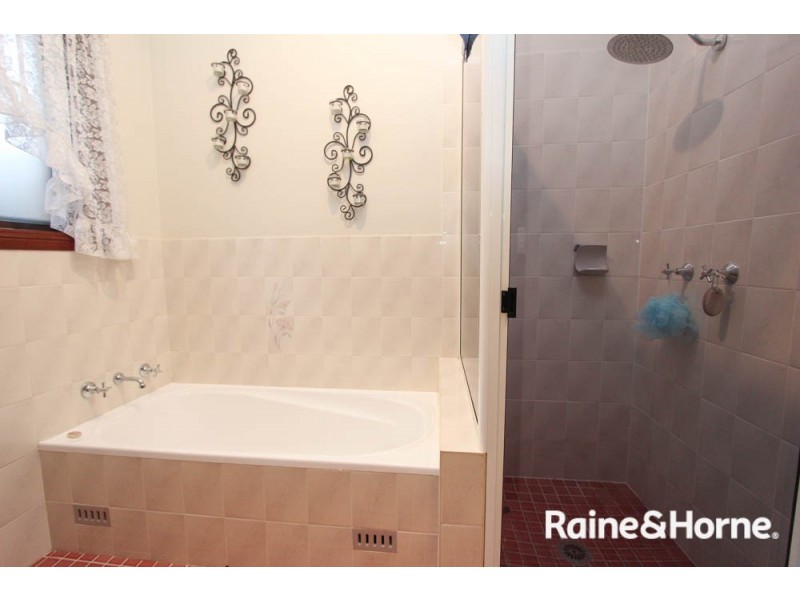24 Opperman Way, Windradyne NSW 2795