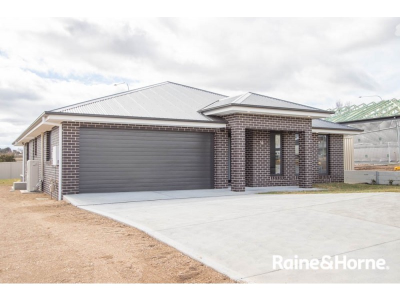 15 Newlands Crescent, Kelso NSW 2795