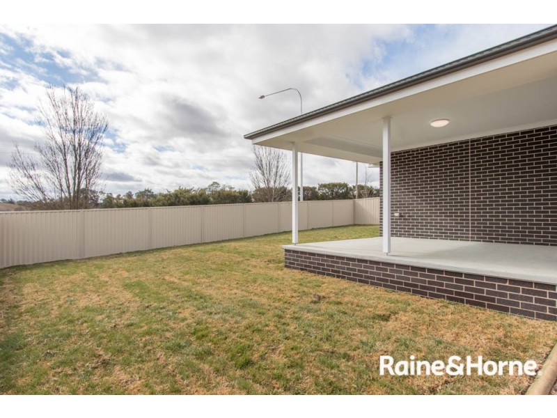 15 Newlands Crescent, Kelso NSW 2795