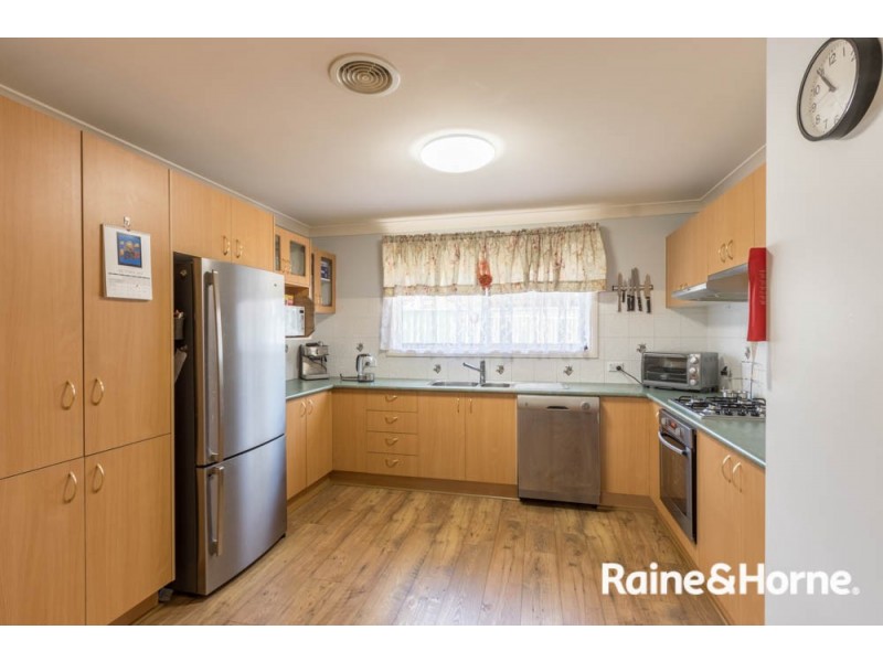 1 Emerald Drive, Kelso NSW 2795