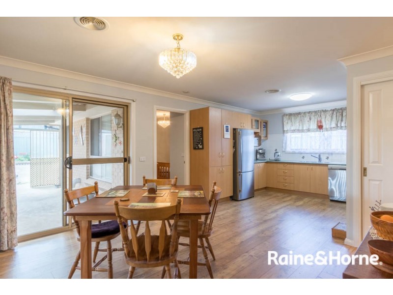1 Emerald Drive, Kelso NSW 2795