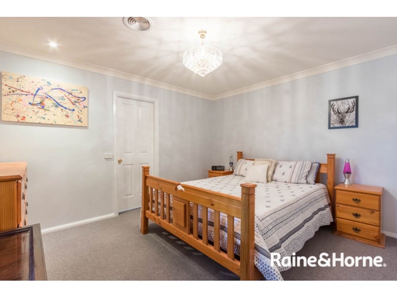 1 Emerald Drive, Kelso NSW 2795