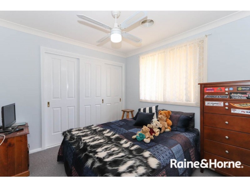 1 Emerald Drive, Kelso NSW 2795