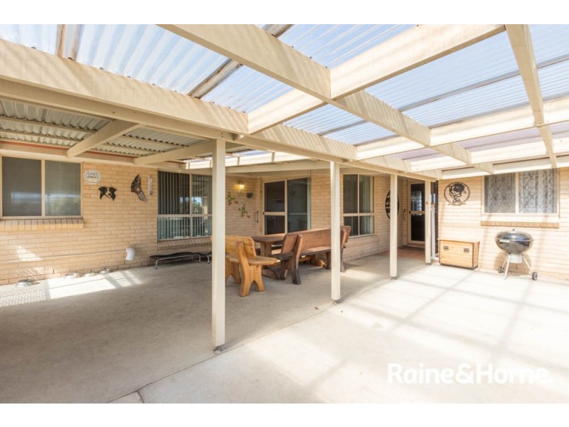 1 Emerald Drive, Kelso NSW 2795