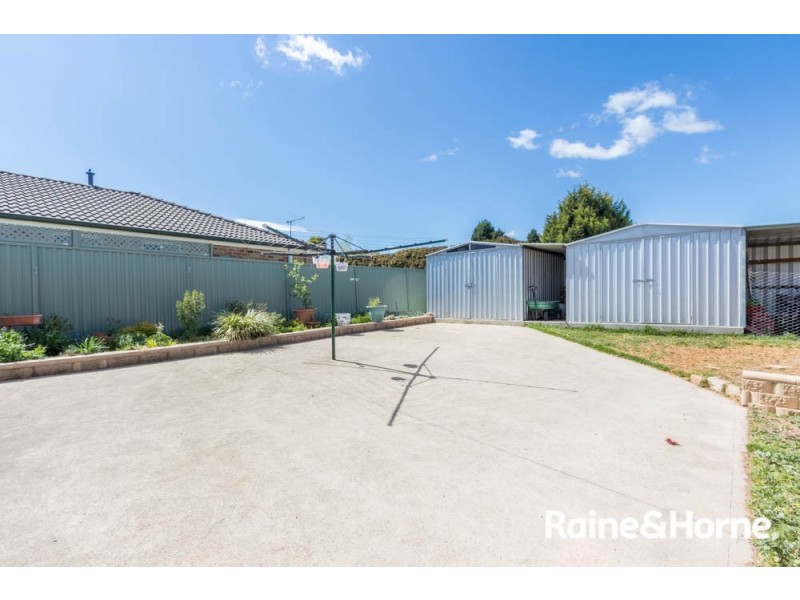 1 Emerald Drive, Kelso NSW 2795