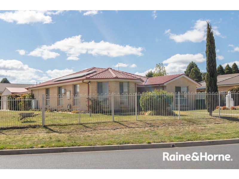 1 Emerald Drive, Kelso NSW 2795