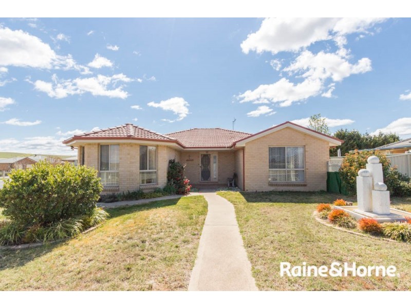 1 Emerald Drive, Kelso NSW 2795