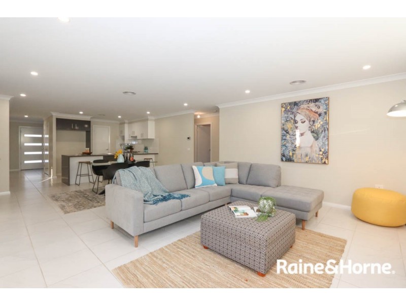 4 Maxwell Drive, Eglinton NSW 2795