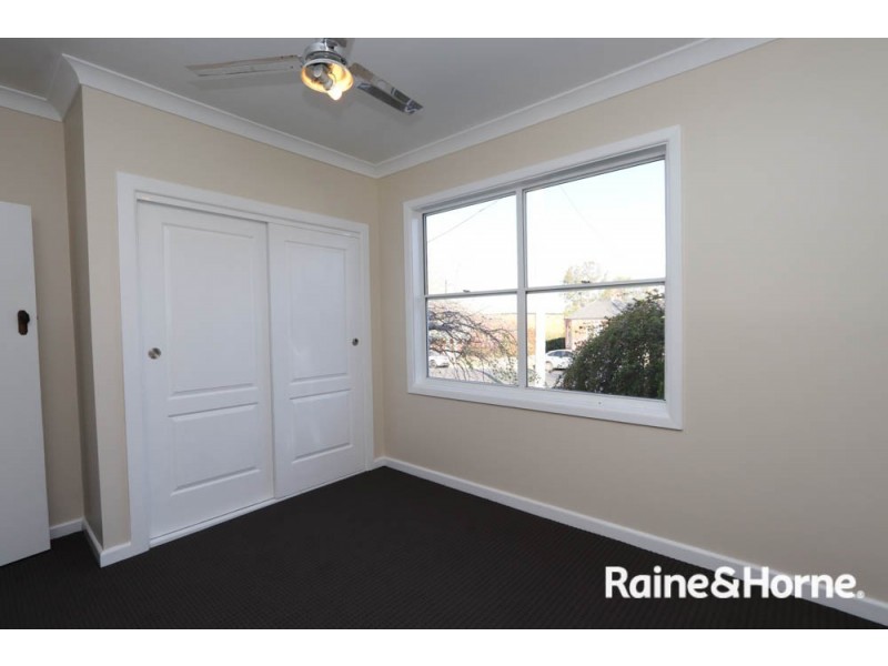 93 Seymour Street, Bathurst NSW 2795