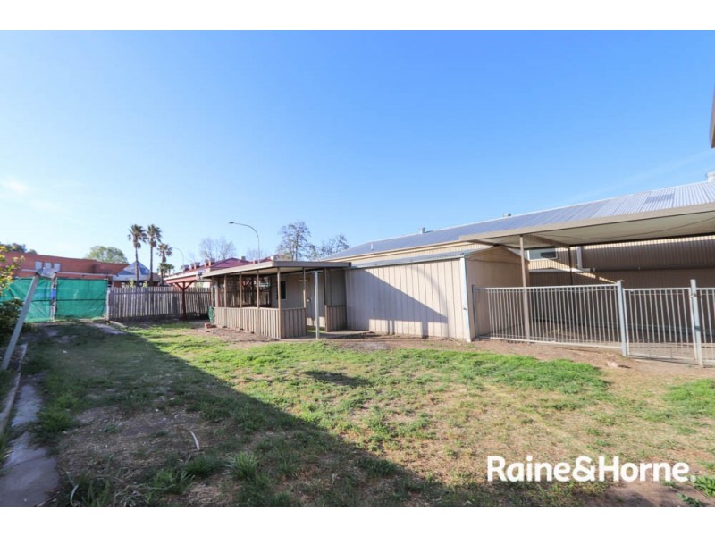 93 Seymour Street, Bathurst NSW 2795