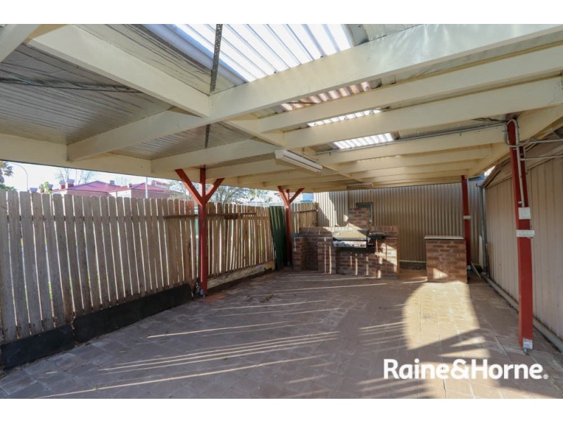 93 Seymour Street, Bathurst NSW 2795