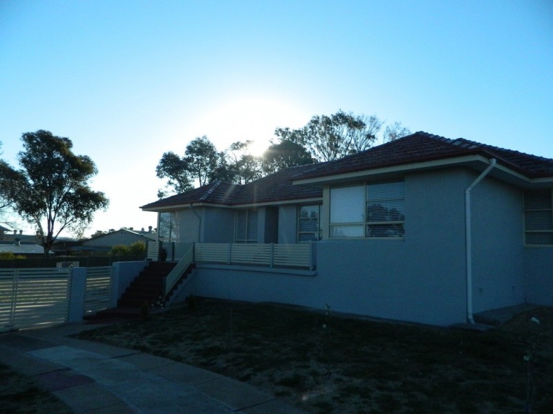 12 Hughes St, Kelso NSW 2795