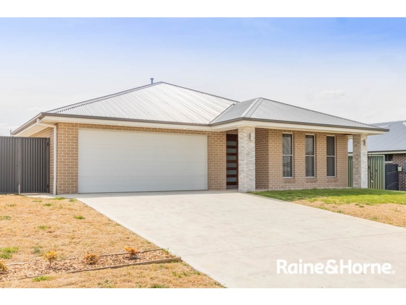 7 Fraser Drive, Eglinton NSW 2795