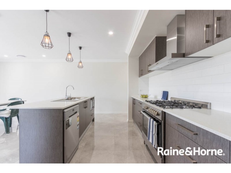 7 Fraser Drive, Eglinton NSW 2795