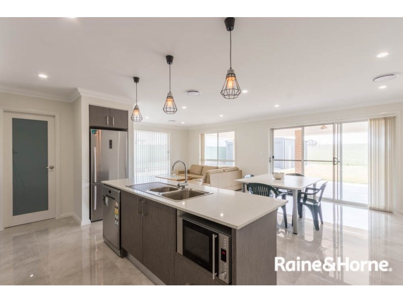 7 Fraser Drive, Eglinton NSW 2795