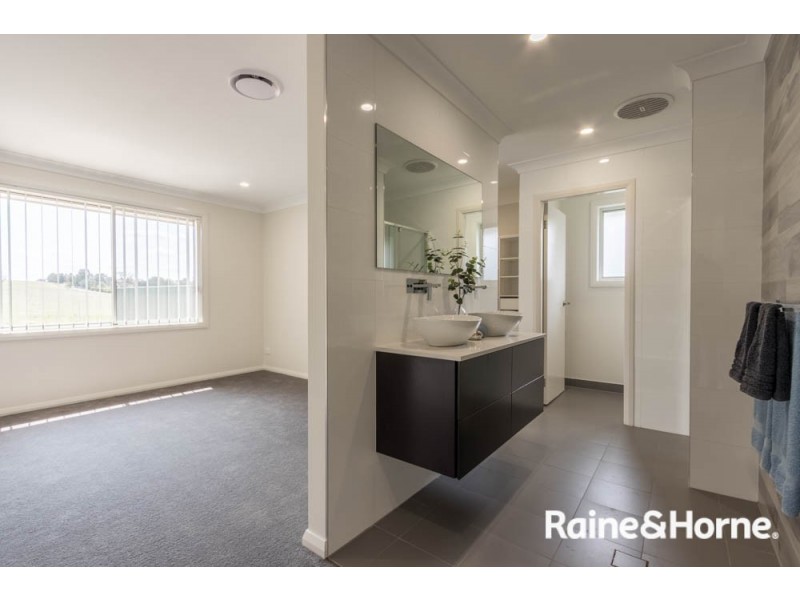 7 Fraser Drive, Eglinton NSW 2795