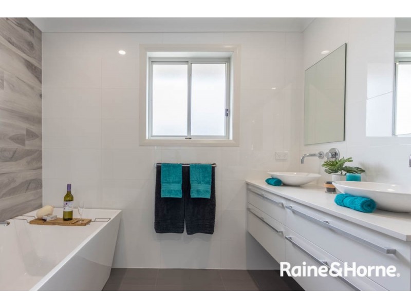 7 Fraser Drive, Eglinton NSW 2795