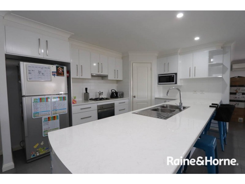 7 Mendel Drive, Kelso NSW 2795