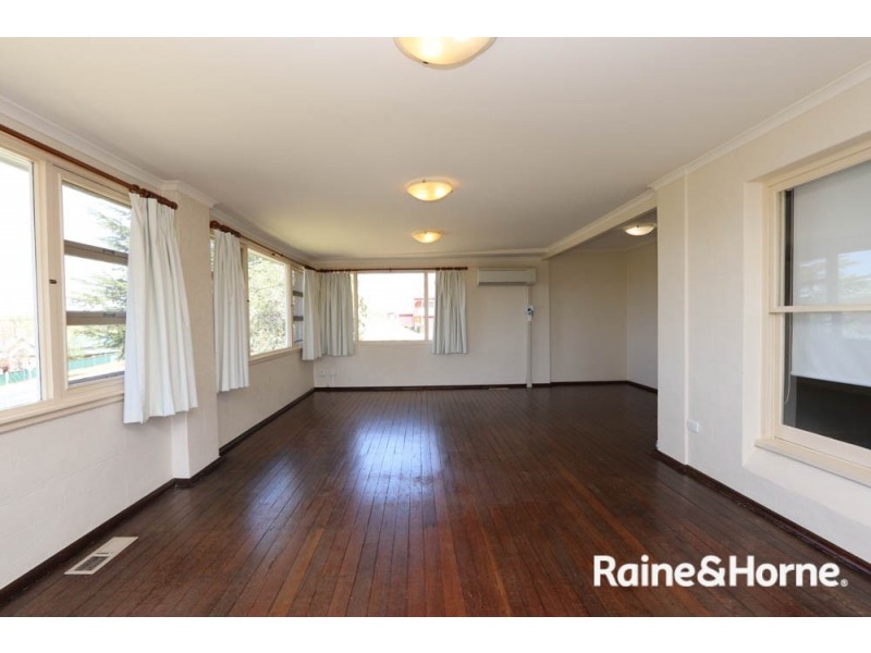 231 Peel St, Bathurst NSW 2795