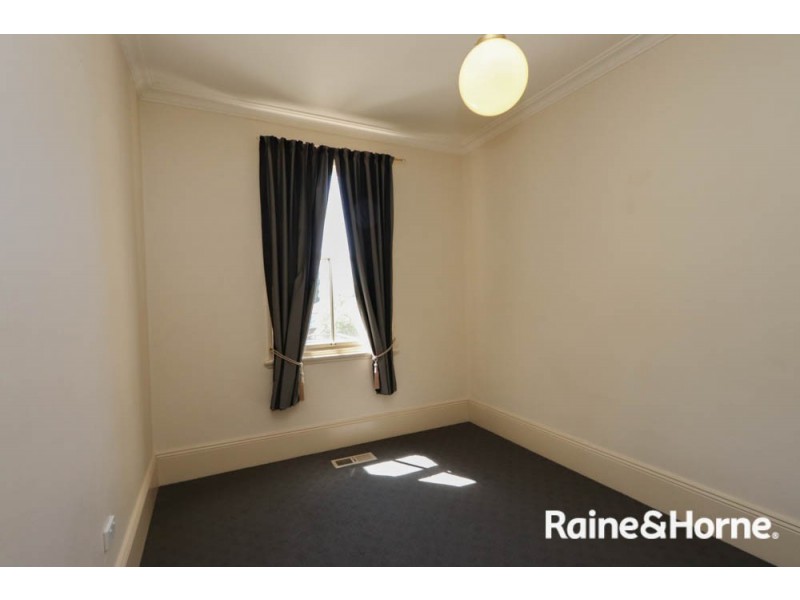 231 Peel St, Bathurst NSW 2795