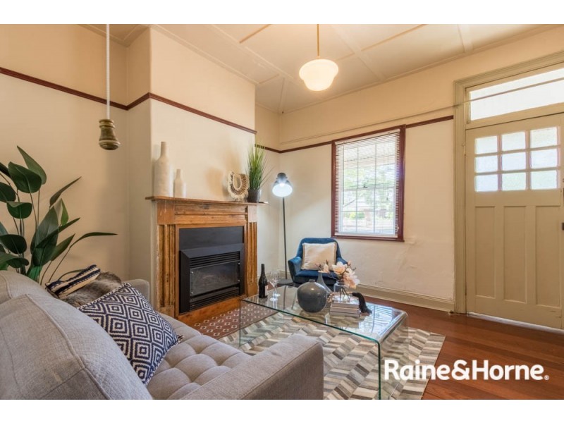 161 Peel Street, Bathurst NSW 2795