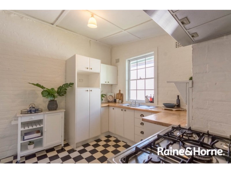 161 Peel Street, Bathurst NSW 2795