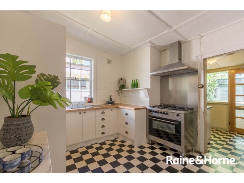 161 Peel Street, Bathurst NSW 2795