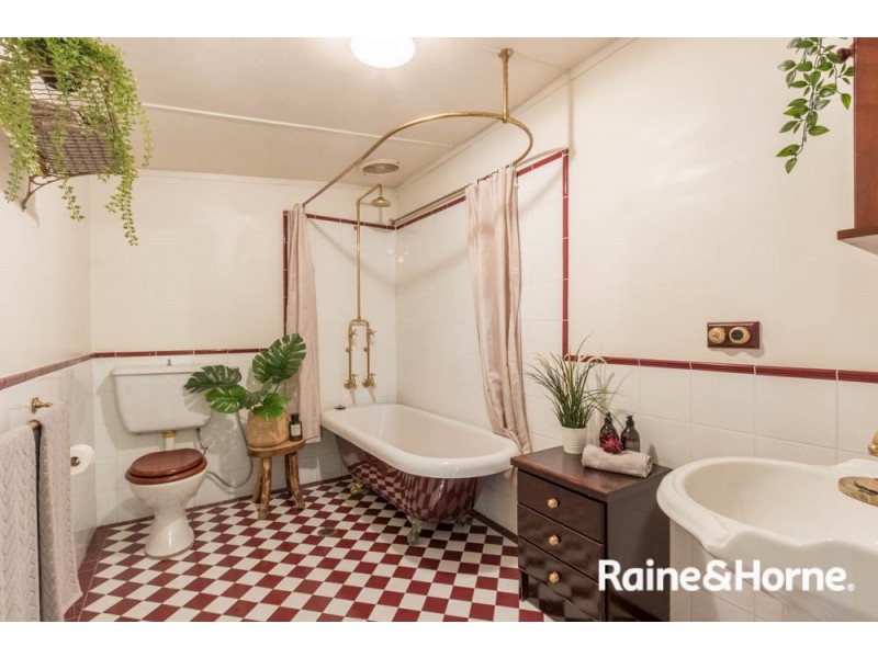 161 Peel Street, Bathurst NSW 2795