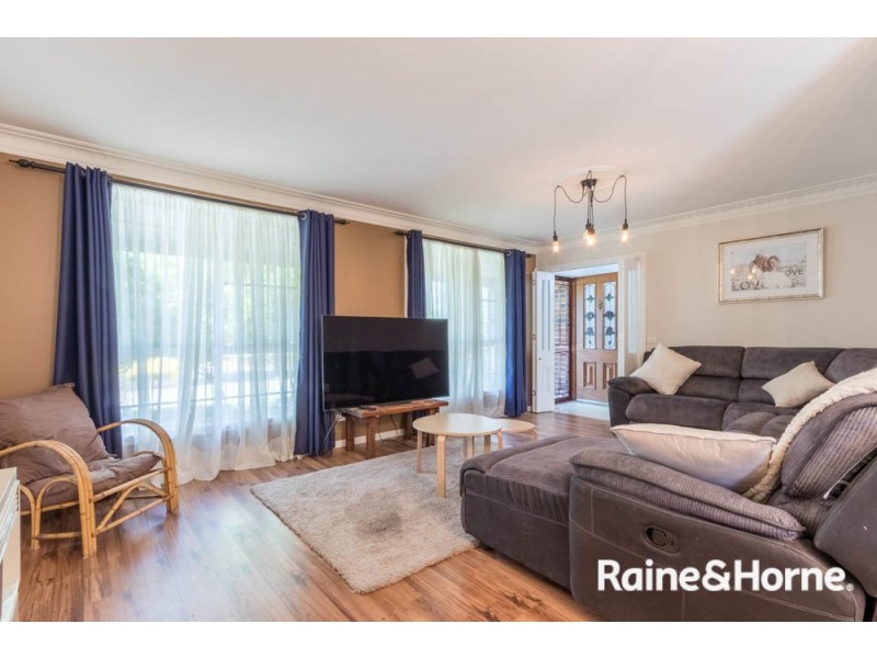 60 Opperman Way, Windradyne NSW 2795