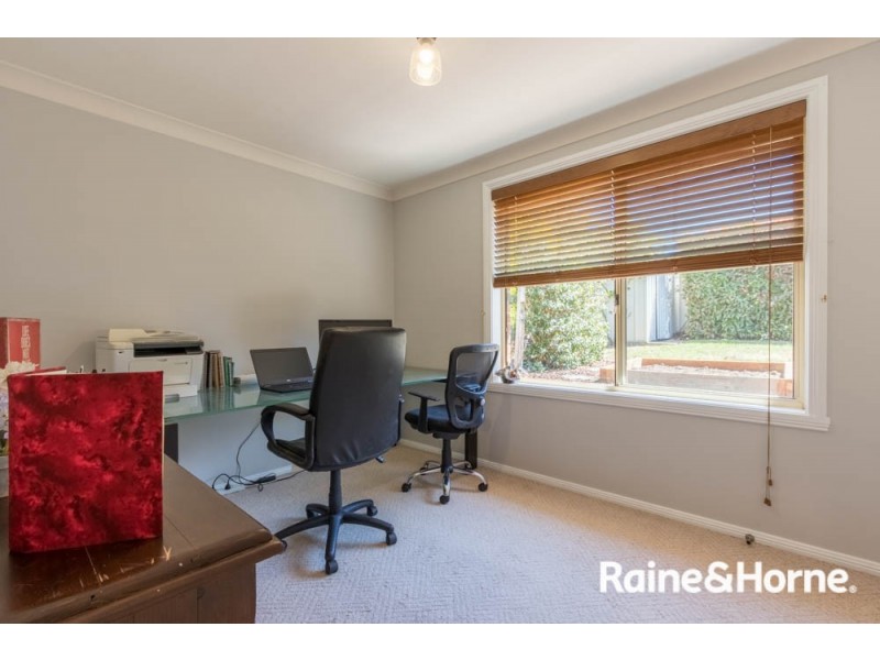 60 Opperman Way, Windradyne NSW 2795
