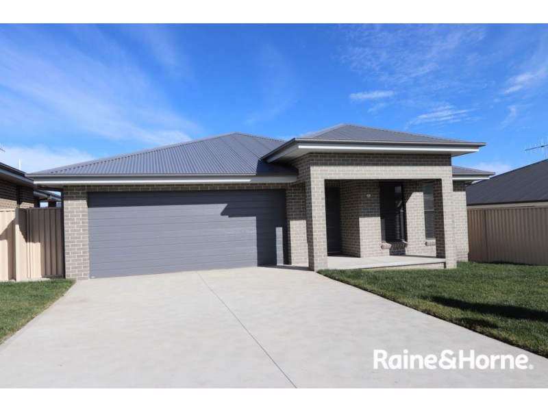 68 Basalt Way, Kelso NSW 2795