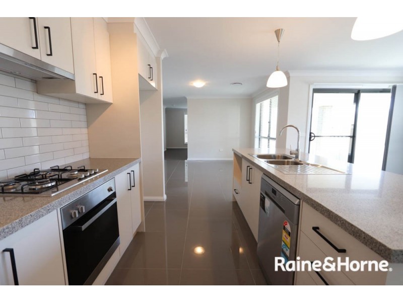 68 Basalt Way, Kelso NSW 2795