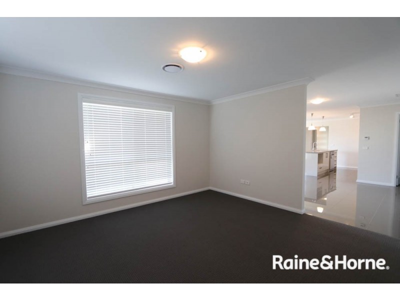 68 Basalt Way, Kelso NSW 2795