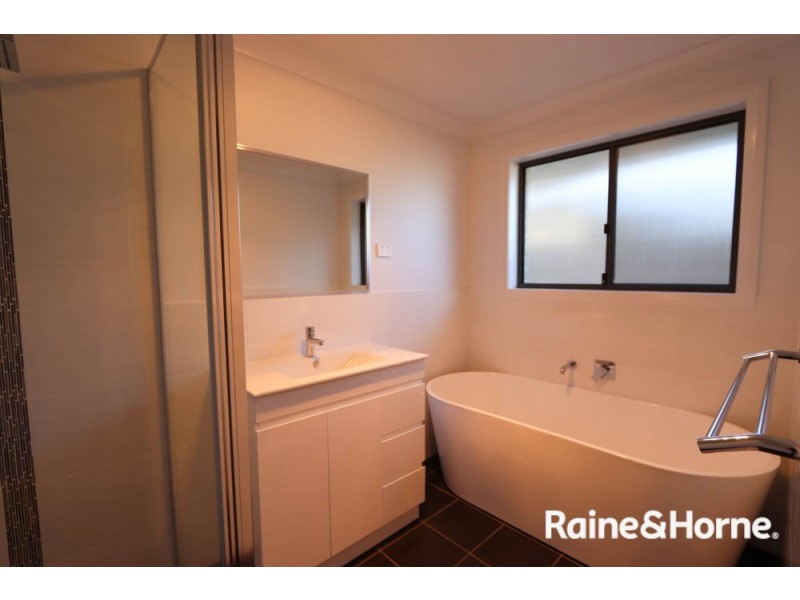 68 Basalt Way, Kelso NSW 2795