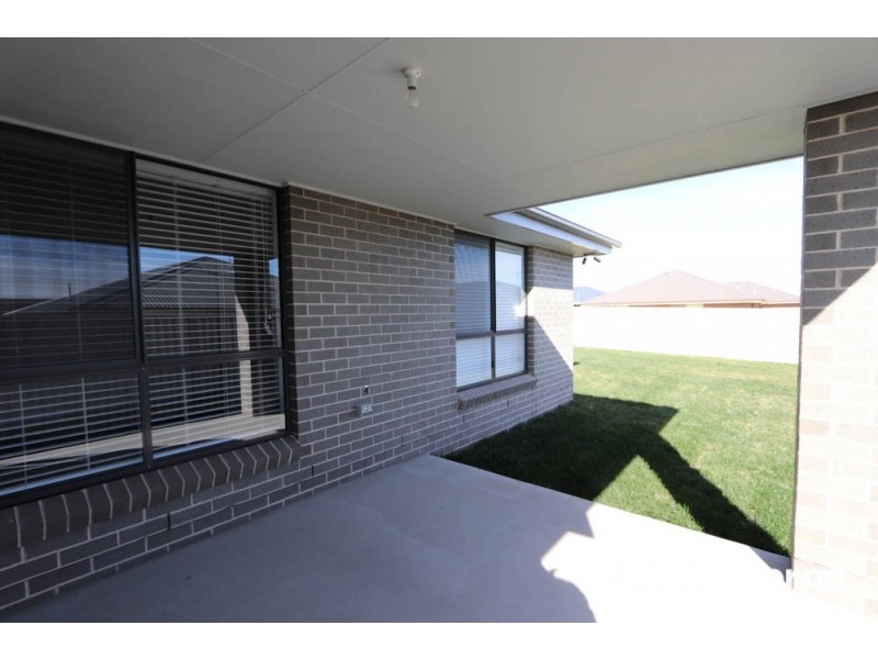 68 Basalt Way, Kelso NSW 2795